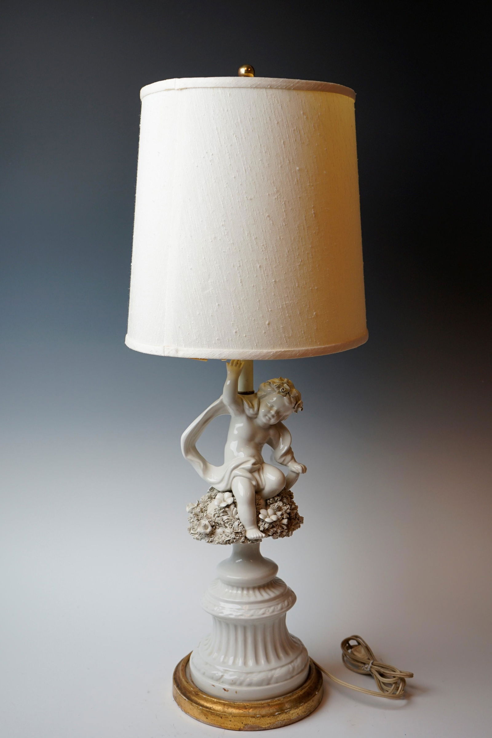 Meissen Style Design of Angel Lamp (1 of 5)