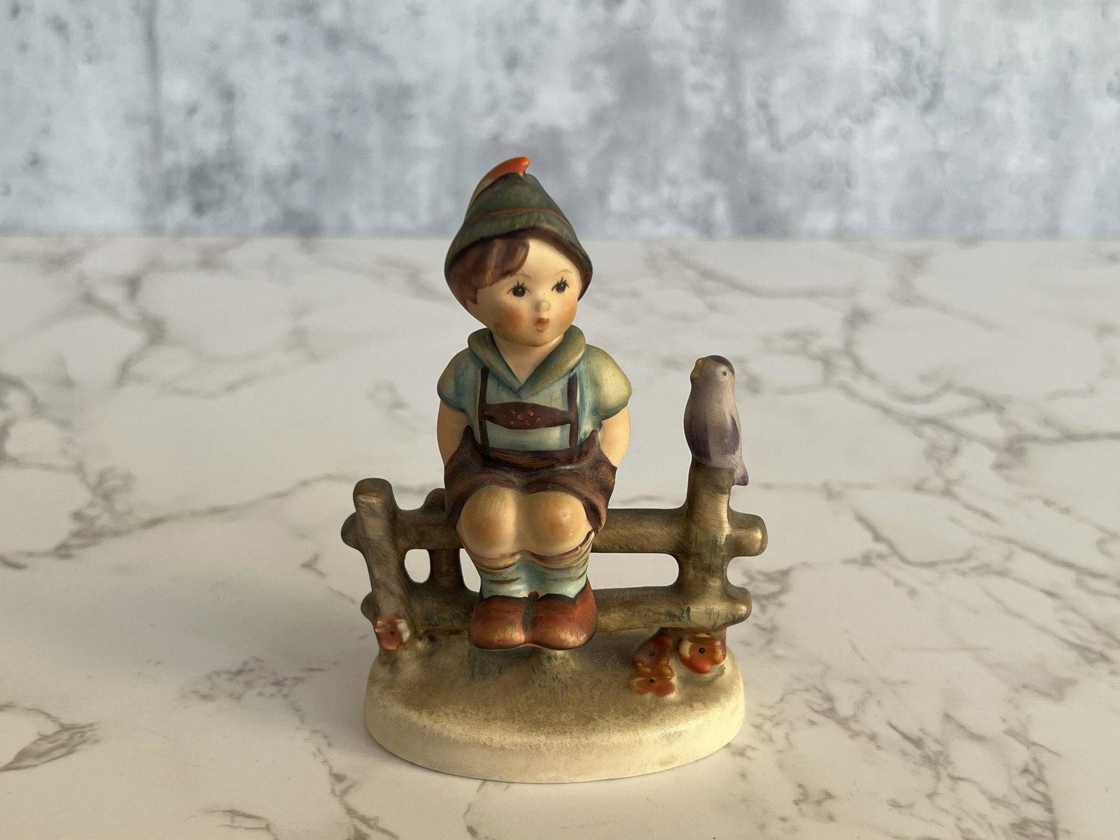 Germany Goebel Hand-painted ceramic Hummel doll: Origin:Germany Date/Period:20TH.C Material:Ceramic Size:Please refer to the size of the reference Additional Information:German Hummel Doll, known as "the most expensive doll in the world", was born i