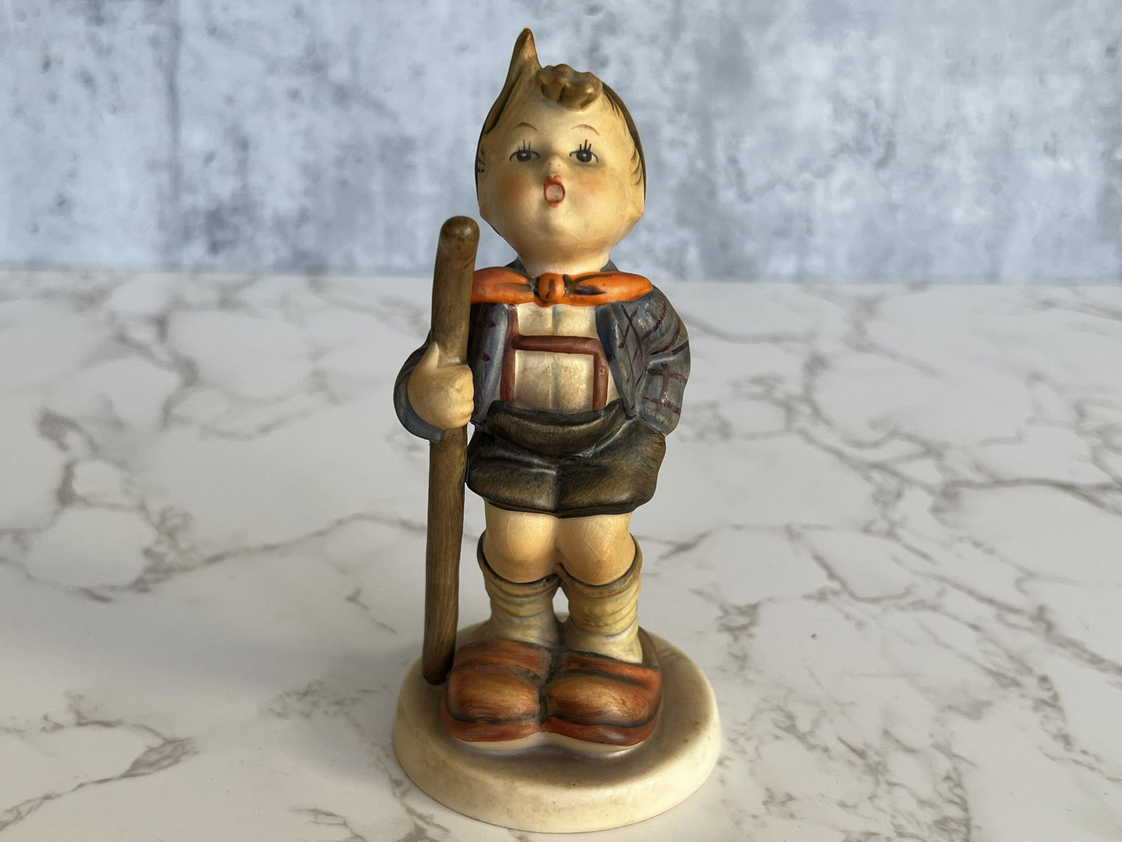Germany Goebel Hand-painted ceramic Hummel doll: Origin:Germany Date/Period:20TH.C Material:Ceramic Size:Please refer to the size of the reference Additional Information:German Hummel Doll, known as "the most expensive doll in the world", was born i