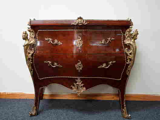 Commodes