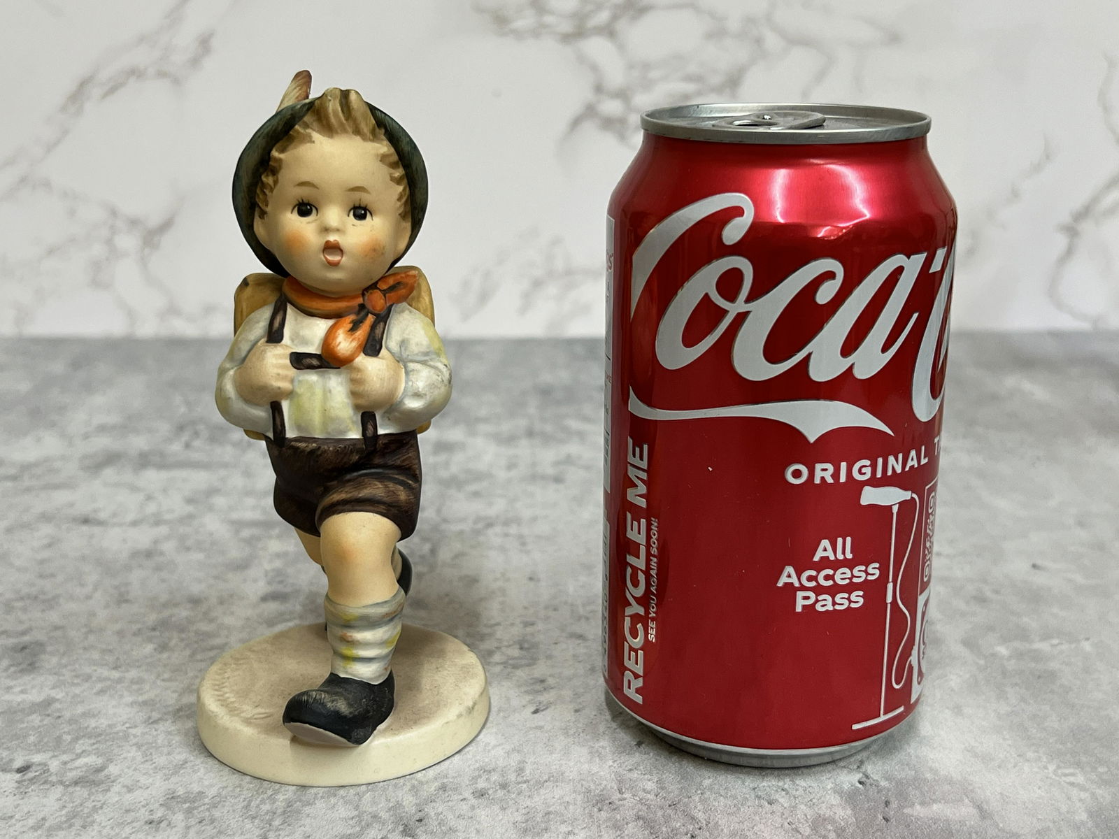 Germany Goebel Hand-painted ceramic Hummel doll: Origin:GermanyDate/Period:20TH.CMaterial:Ceramic Size:Please refer to the size of the referenceAdditional Information:German Hummel Doll, known as "the most expensive doll in the world", was born in 1