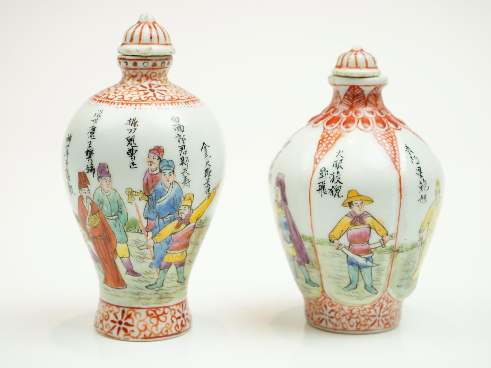 Chinese Famille Rose Porcelain Snuff Bottles: Origin: CN Date/Period:20th C Material: Porcelain Approximate Size: Height: 4-1/4in&4in 10.5cm/&10cm Condition: Offered in overall good condition. Surface wears,with age and use.Please refer to the pi