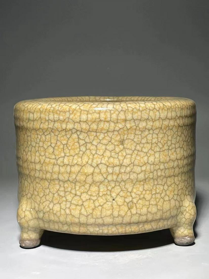A Ge-Type Tripod Incense Burner (1 of 7)