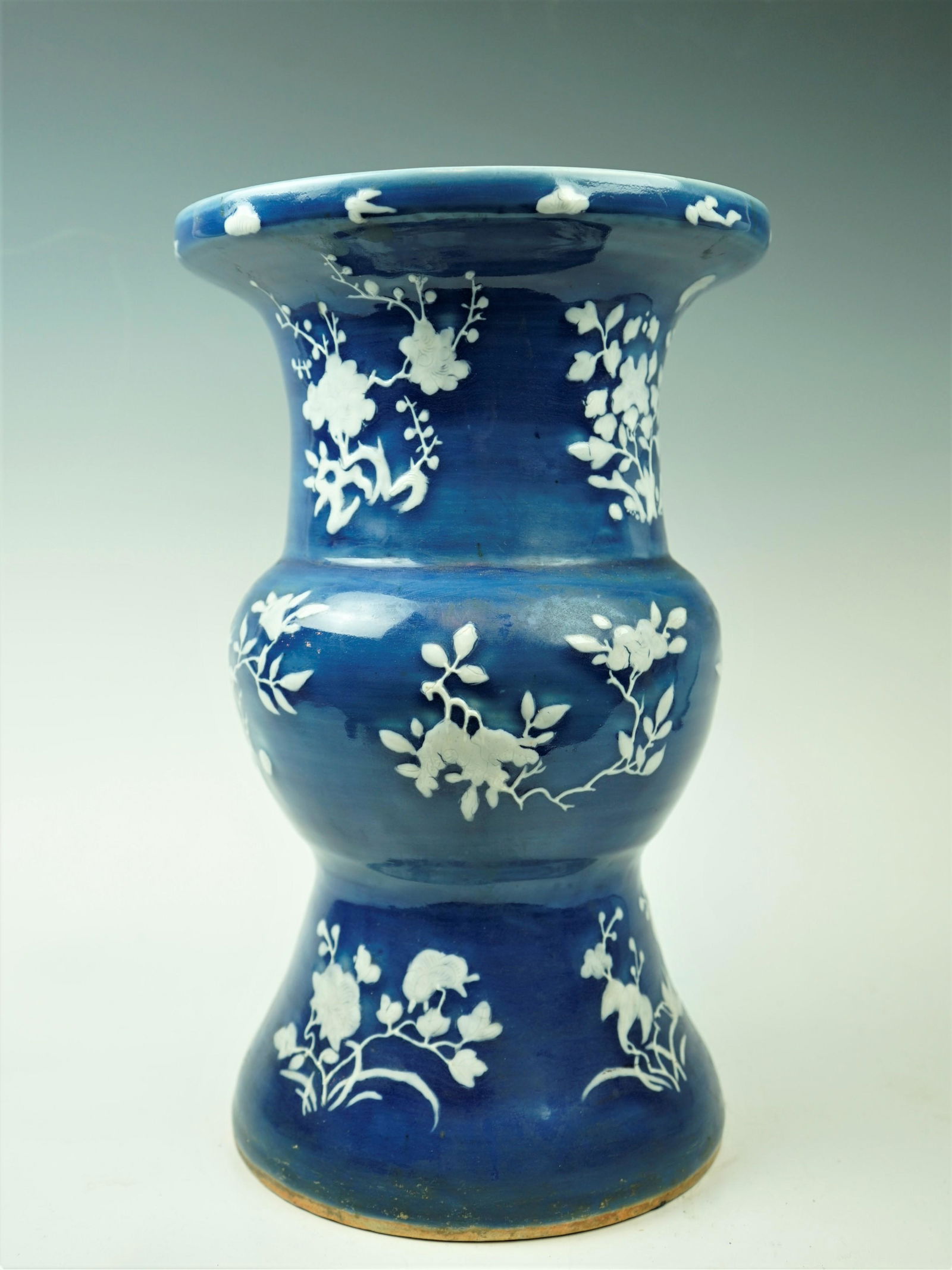 19th Century Pair of Blue Ground Porcelain Beaker Vase (1 of 8)