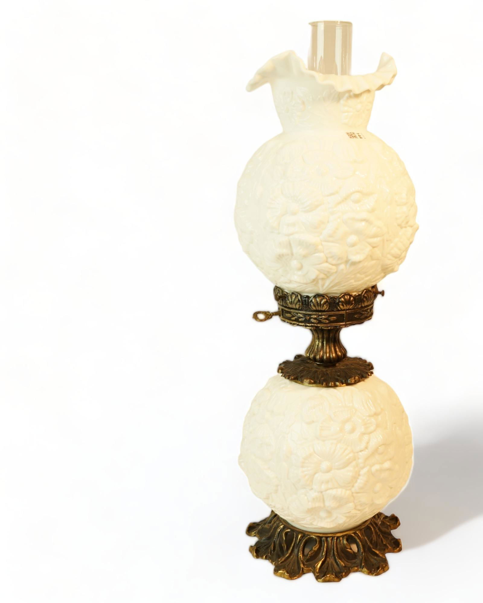 Fenton Custard GWTW Hurricane Table Lamp Poppy Pattern (1 of 5)