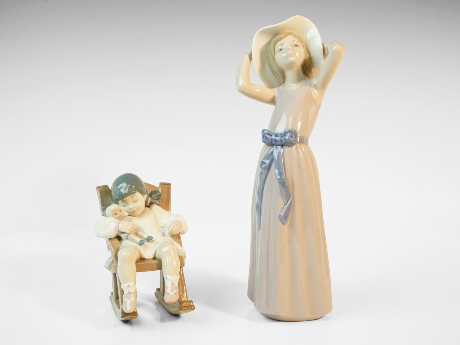 Lot of two lladro figurine: Shipping: We offer in-house shipping services for most small items. This means that we will take care of packing and shipping the items directly to you. For larger or specialized items, we recommend u