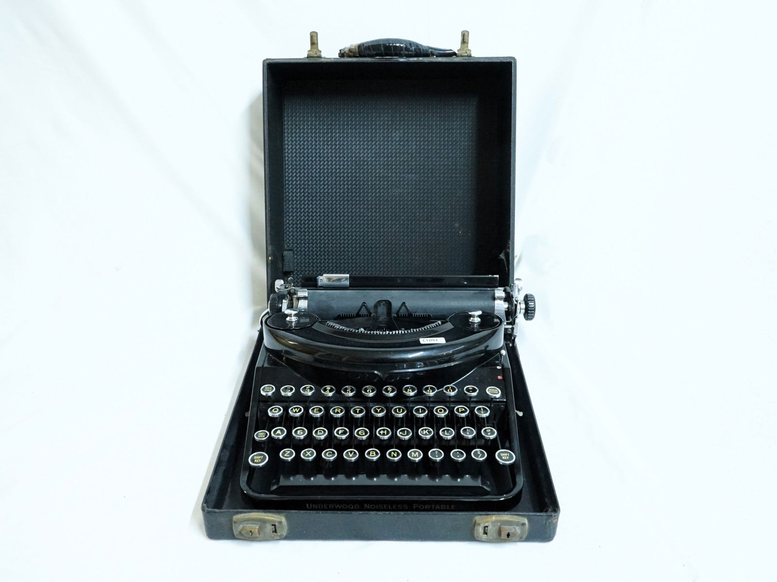 Underwood / remington noiseless portable typewriter (1 of 4)