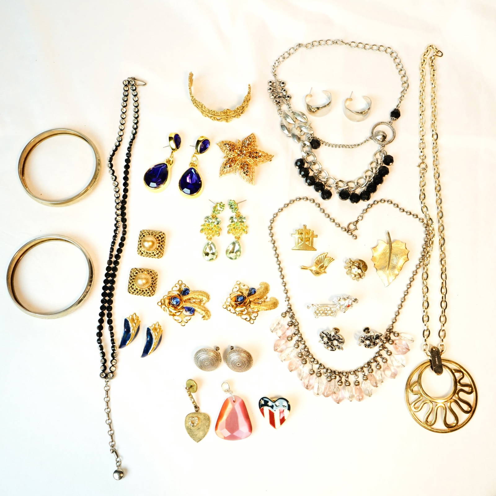 Lot Of Vintage Jewelry Auction