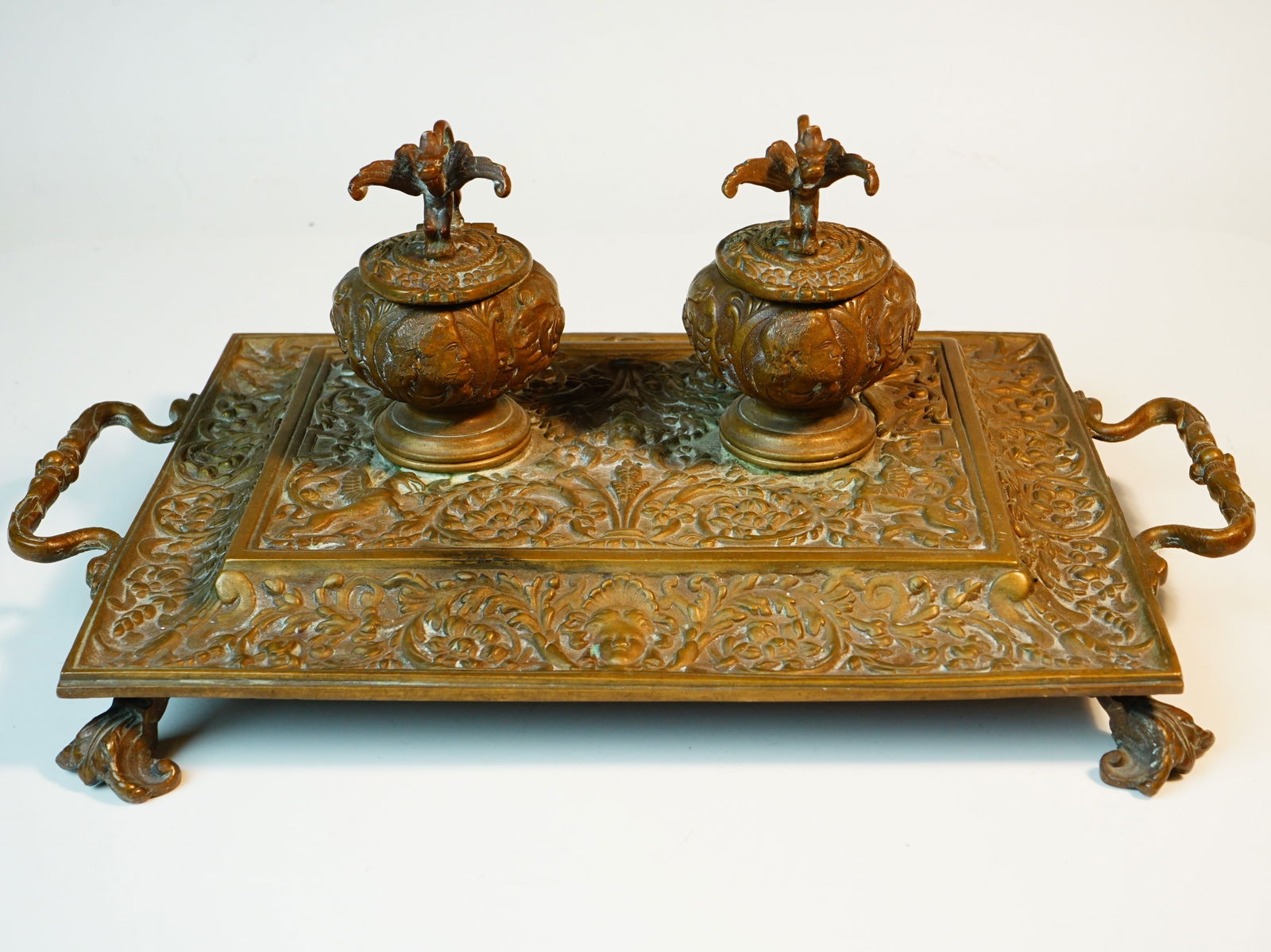 Similar design of Abraham Lincoln Emancipation Proclamation Antique Brass Inkwell Desk,19Th C (1 of 9)