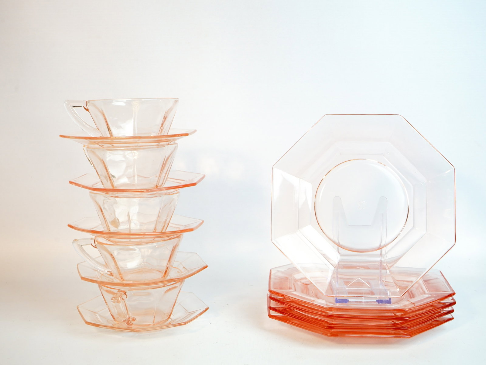 5 Sets of Pink Depression Glass Tea Cup, Saucer Sets, and Plates,20th c (1 of 5)