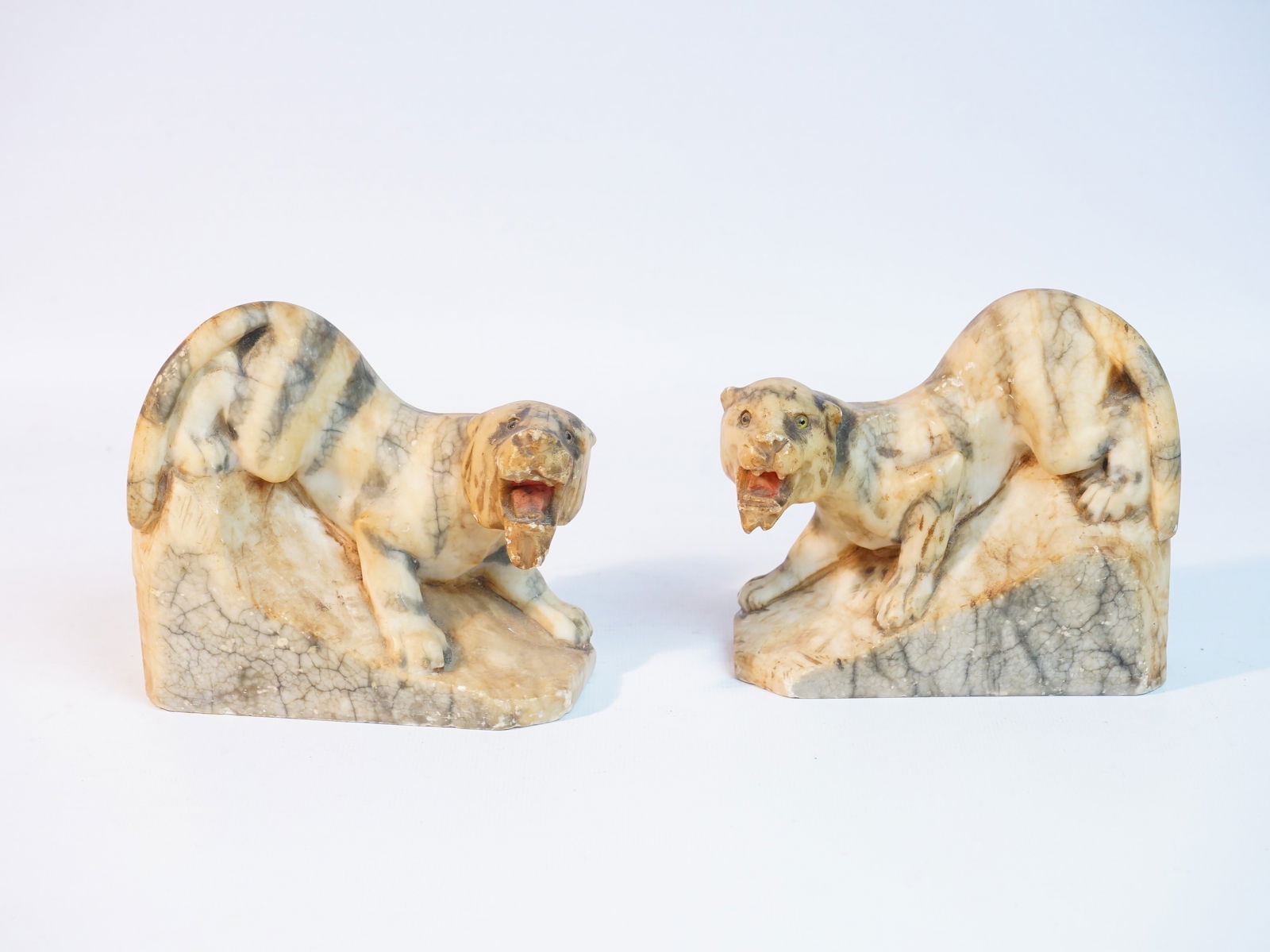 Pair of Italian Alabaster-Carved Tiger Bookends ,20th c (1 of 9)