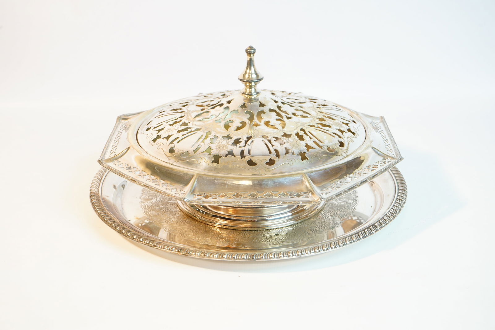 Silver-Plated Centerpiece Bowl with Flower Frog Cover and Tray,20th c (1 of 5)