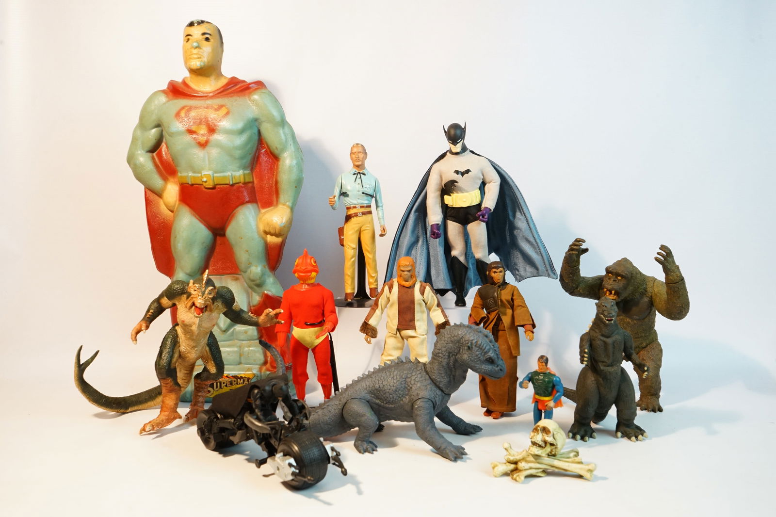 Lot of Plastic Toy Figures of Animated Characters (1 of 5)