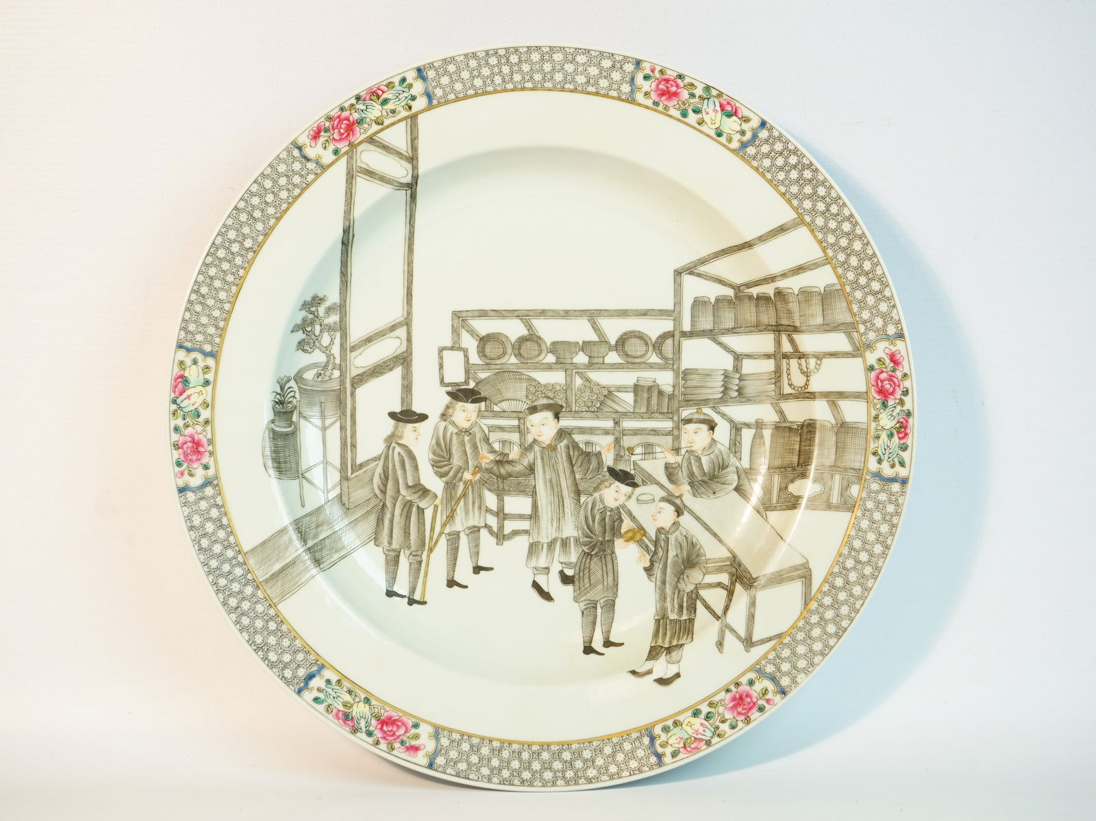 Large Chinese Export En-Grisaille 'Scene of Porcelain Trade' Decorated Charger, 18th Century (1 of 12)