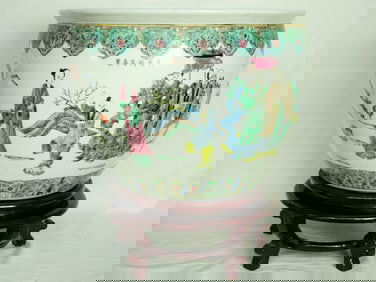 Chinese Famille Rose 'Figural' Jardinière