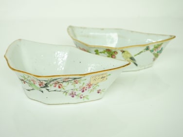 Lot of 2 Chinese Famille Rose Bat Shaped  Dishes