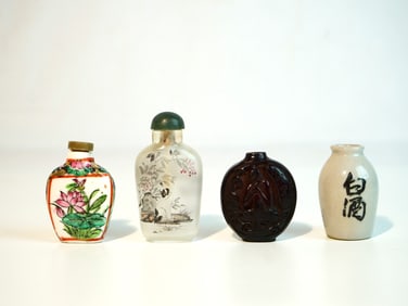 Lot of 4 Chinese Snuff Bottles