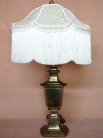 Victorian Style Table Lamp With Tasseled Shade