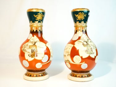 A Fine Pair of Japanese Kutani Satsuma Vases,Meiji Period