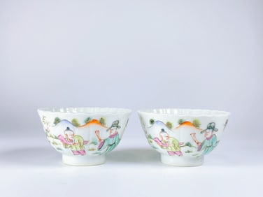 Pair of Chinese Famille Rose Porcelain Tea Bowls