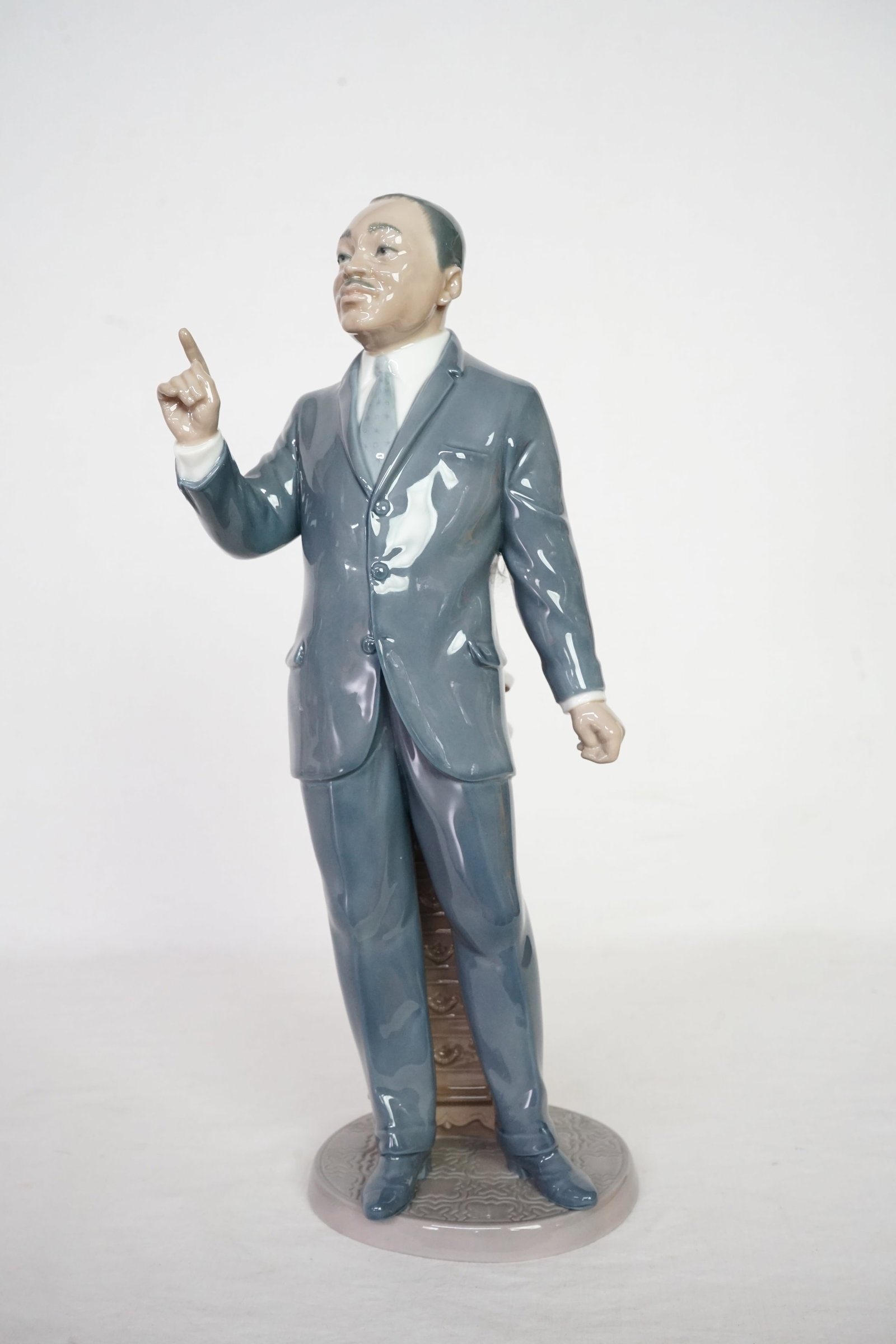 Lladro 7528 'Dr. Martin Luther King' Porcelain Figurine (1 of 6)