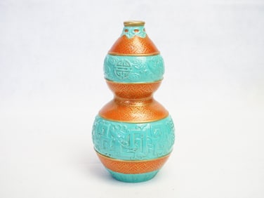 Chinese Turquoise Enamel Gilt Porcelain Double Gourd Vase