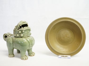 Chinese Celadon Porcelain Double Fish Dish and Beast Censer, 18th-19th Century