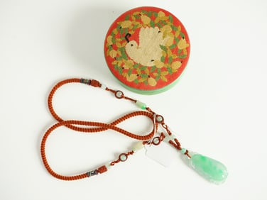 Chinese Jadeite Pendant Necklace