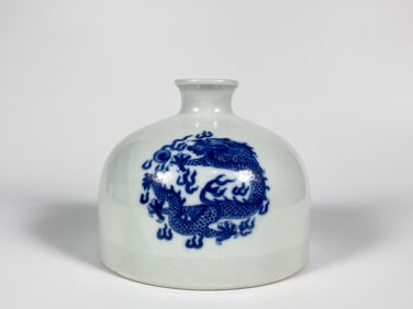 A 'sTwo Dragon’ Blue and White Porcelain Beehive Water Pot