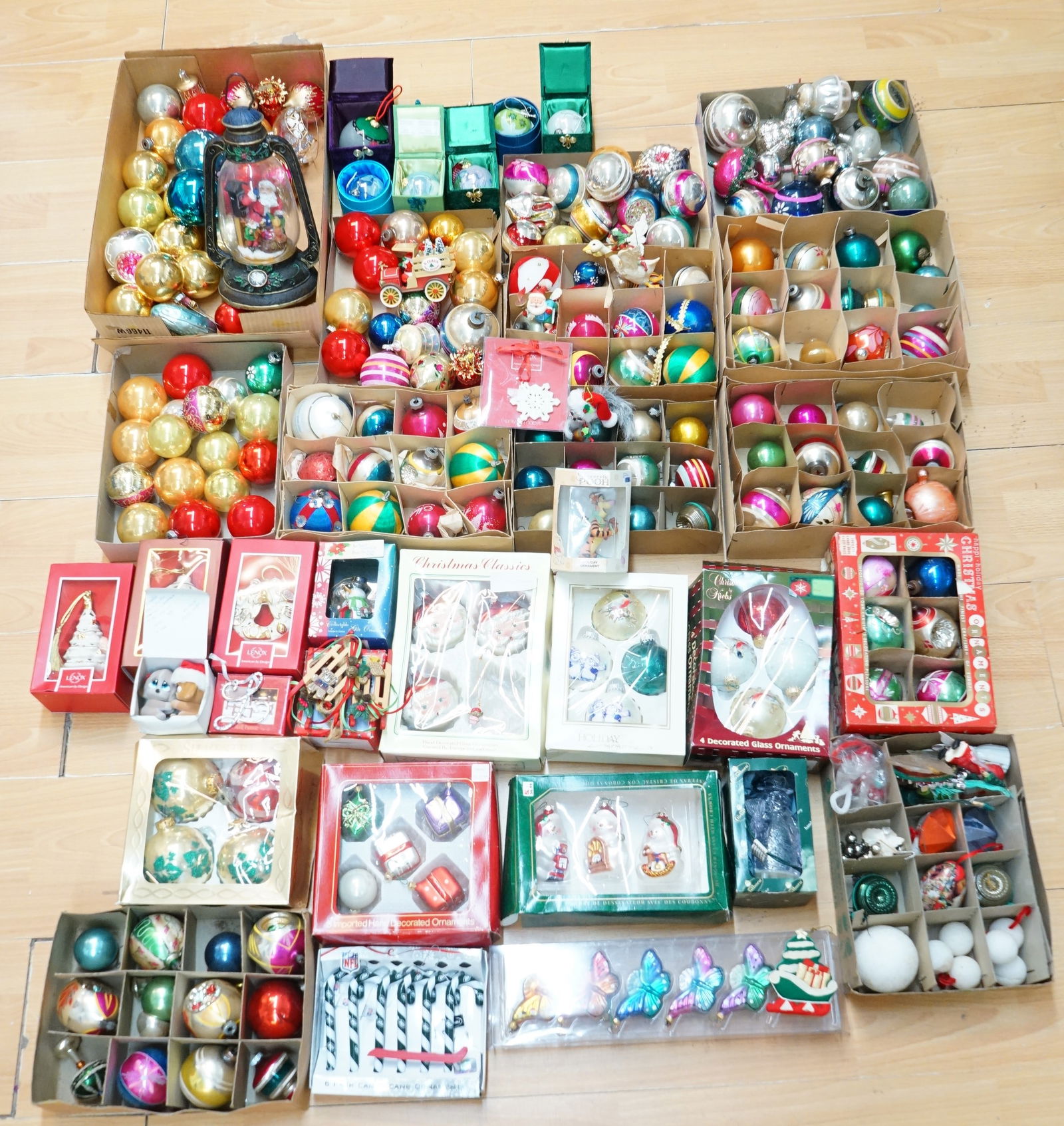 Large Group of Vintage Glass Christmas Tree Ornaments (1 of 16)