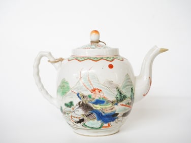 Chinese Famille-Verte 'Figural' Teapot and Cover,Qing Dynasty Kangxi Period
