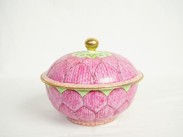 Chinese Famille Rose 'Lotus' Bowl and Cover With Marks,Qing Dynasty