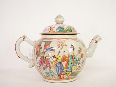 Chinese Export Famille Rose 'Mandarin' Teapot,18th Century