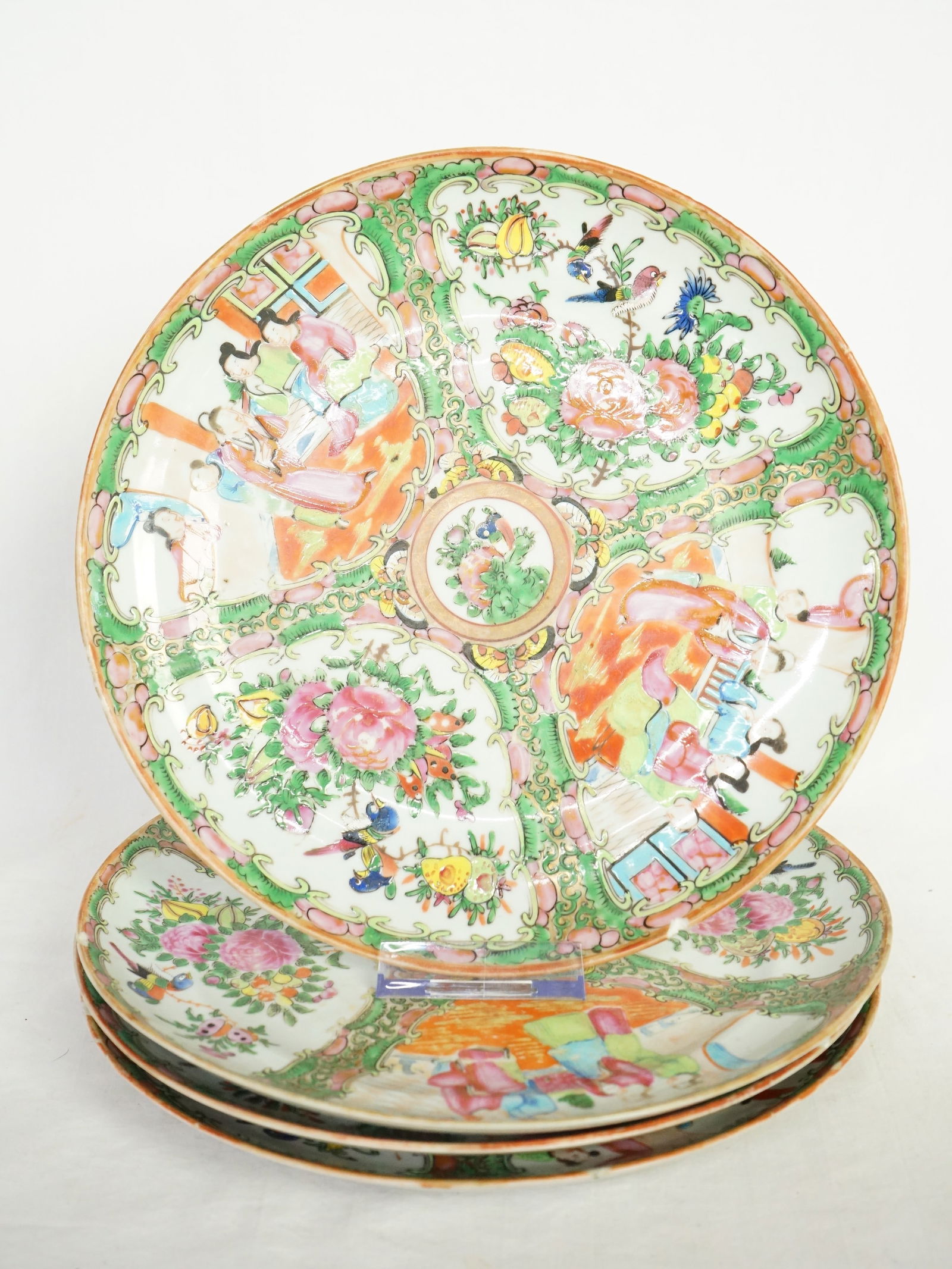 Set of 4 Chinese Export Rose Medallion Plates (1 of 9)