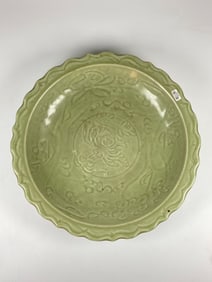 Large Chinese Longquan Celadon-Glazed Charger,Song Dynasty
