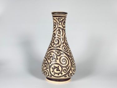 Chinese 'Jizhou' Painted Pear-Shaped Vase