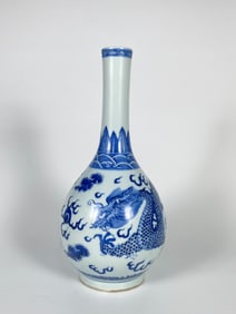 Chinese Blue White Dragon Porcelain Vase