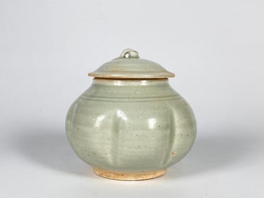 A Longquan Celadon Jarlet and Cover