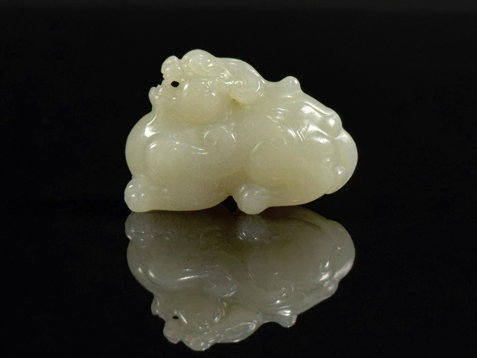 Chinese Hetian Jade 'Mythical Beast' Pendant (1 of 5)