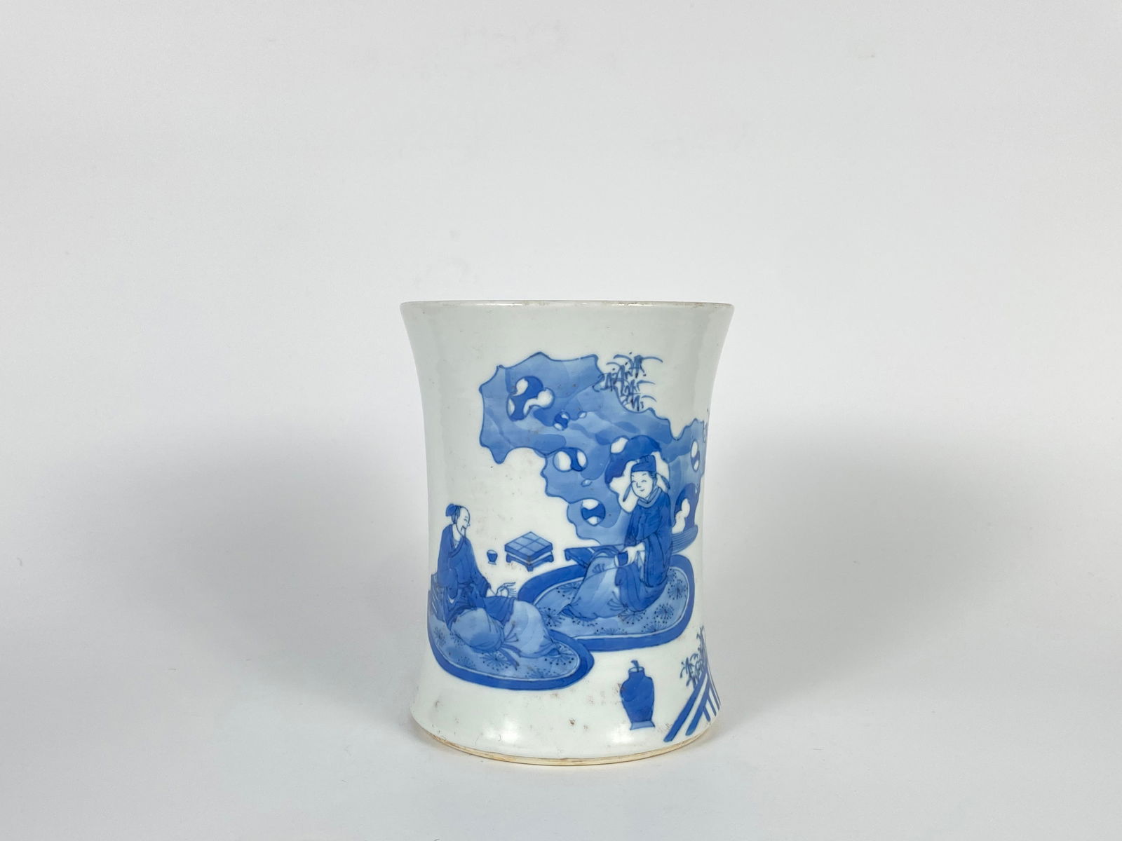 Chinese Blue and White 'Figure'  Porcelain Brush Pot (1 of 8)