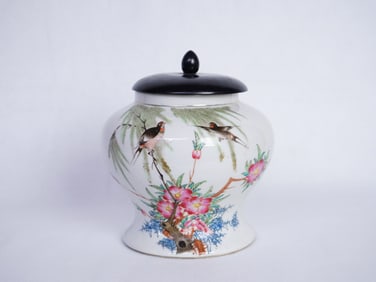 Chinese Famille Rose Porcelain Jar with Wooden Cover,Republic Period
