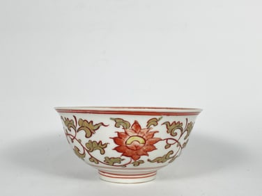 Chinese Red and Green Enameled ‘Floral’Bowl,19th Century