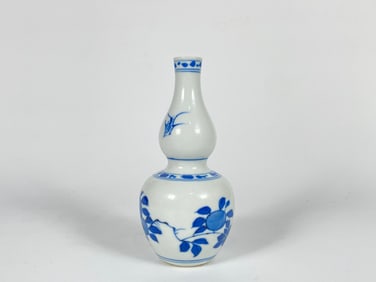 A Chinese Blue and White Double-Gourd Vase