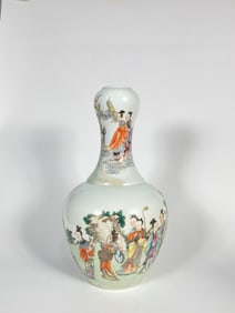 Chinese Famille Rose 'Ladies In Garden' Porcelain Garlic-Head Vase, Qing Dynasty