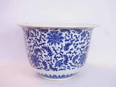 Chinese Blue and White Porcelain Planter, 19th Century