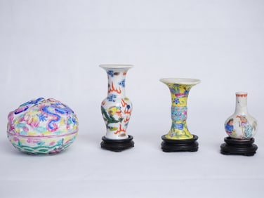 A Chinese Porcelain Covered Box and 3 Mini Vases,Republic Period