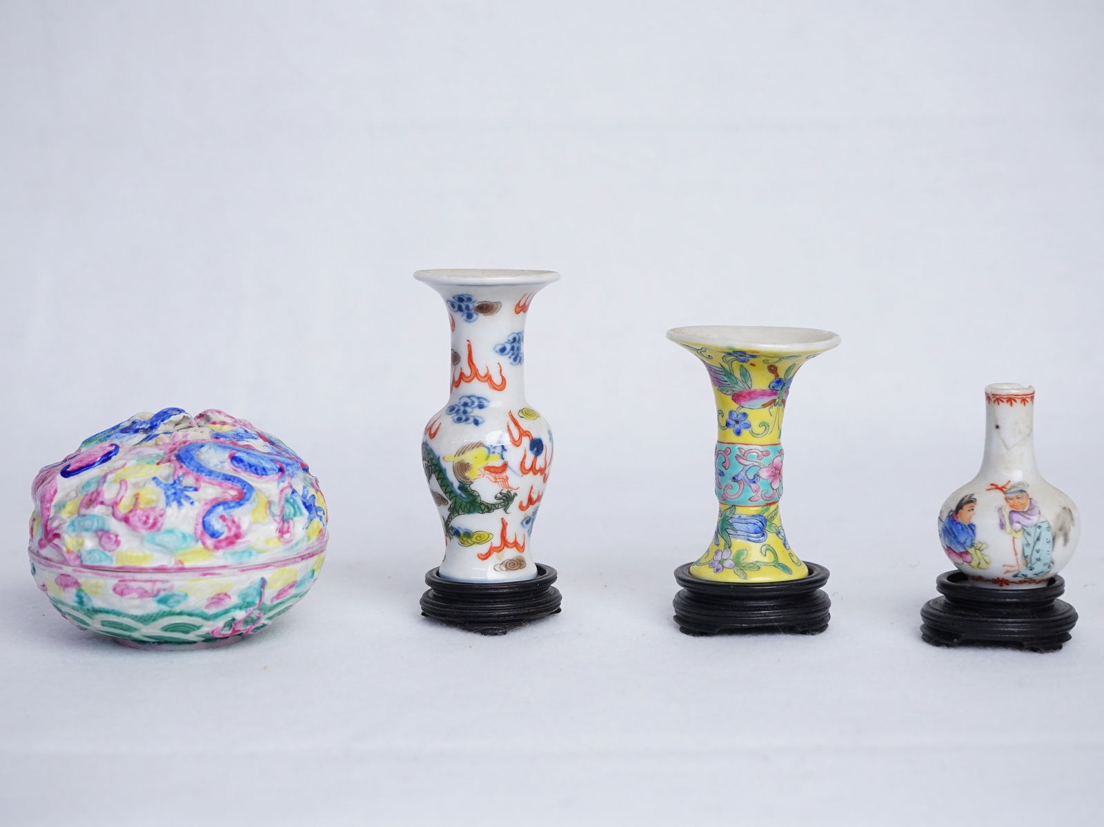 A Chinese Porcelain Covered Box and 3 Mini Vases,Republic Period (1 of 5)
