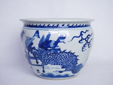 Chinese Blue and White 'Qilin' Jar,Qing Dynasty