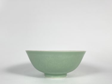 A Celadon-Glazed Incised Bowl, Daoguang Mark