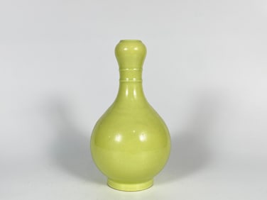 Yellow Glaze Porcelain Garlic Head Vase